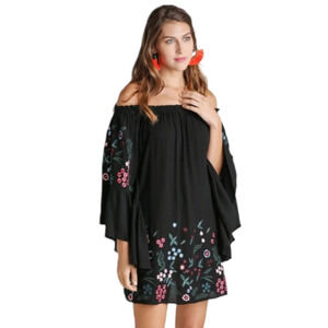 NWT Umgee Floral Embroidered Bell Sleeve Elastic Convertible Neckline Size M